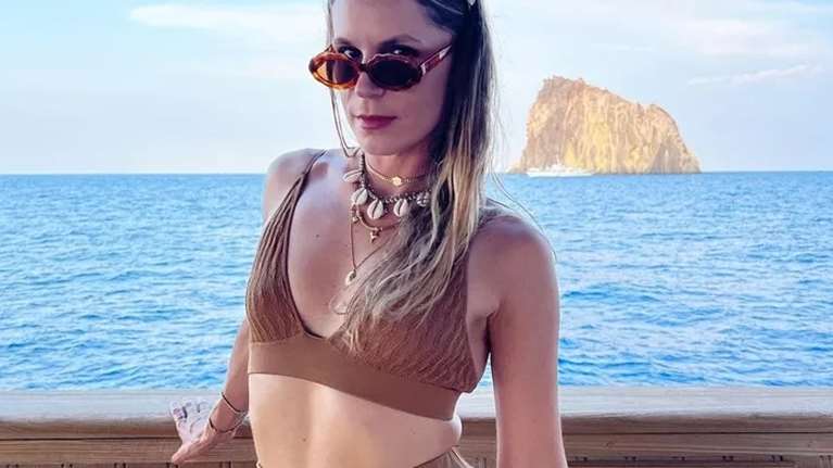 Ευγενία Νιάρχου: Οι ινσταγκραμικές φωτογραφίες της από τις διακοπές της στα ελληνικά νησιά