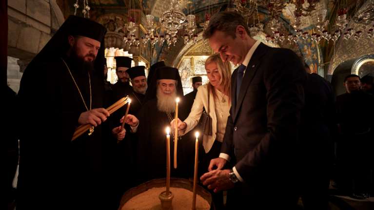 Επίσκεψη Κυριάκου και Μαρέβας Μητσοτάκη σε Πατριαρχείο και Ναό της Αναστάσεως: &quot;Η στήριξή μας είναι δεδομένη και έμπρακτη&quot; [Εικόνες]