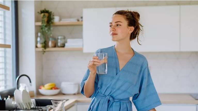 Πρόωρη γήρανση: Πώς να αναστρέψεις τη ζημιά με αυτές τις διατροφικές συμβουλές