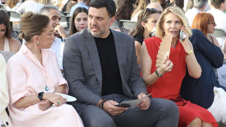 Τζένη Μπαλατσινού: Φωτογραφίζει τον Μάξιμο Κωστόπουλο να της μαγειρεύει