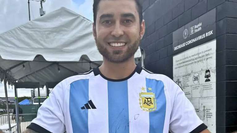 Καθαριστής απολύθηκε επειδή ζήτησε αυτόγραφο από τον Μέσι