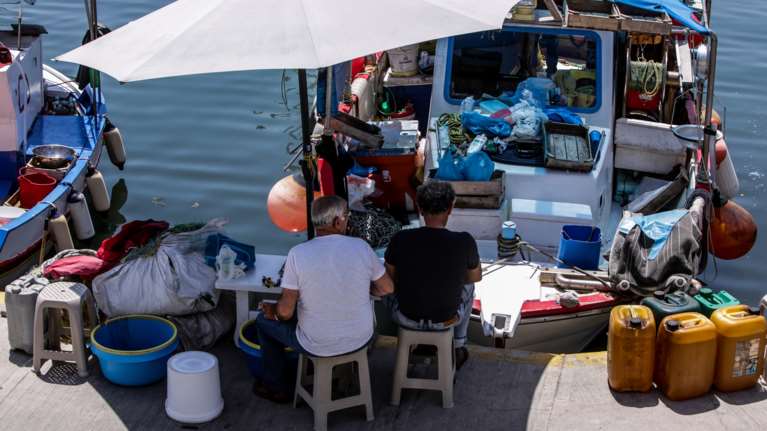 Συννεφιά και ζέστη την Παρασκευή - Ενισχυμένο παραμένει το μελτέμι στο Αιγαίο