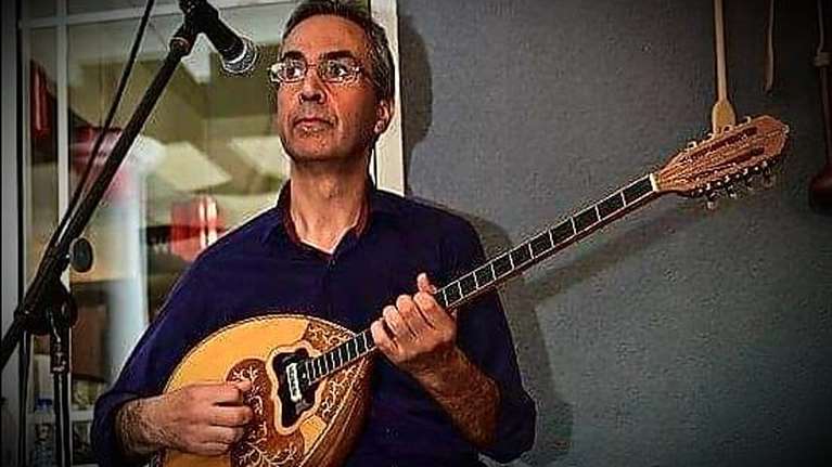 Πέθανε ο βιρτουόζος του μπουζουκιού Δημήτρης Ατζέμης
