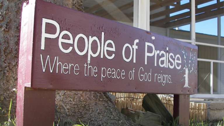 Άνθρωποι της Δόξας: Η σκληροπυρηνική αίρεση της νέας υποψήφιας για το Ανώτατο Δικαστήριο των ΗΠΑ