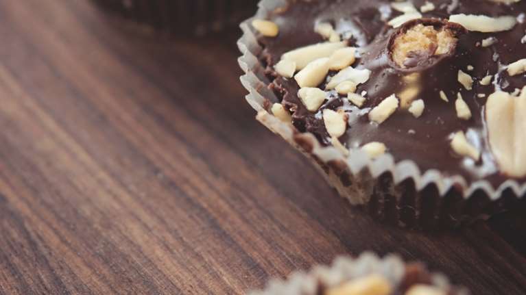 Οι υγιεινές &quot;γιαλαντζί&quot; καριόκες με 5 υλικά: Το πιο εύκολο γλυκό ψυγείου για το καλοκαίρι