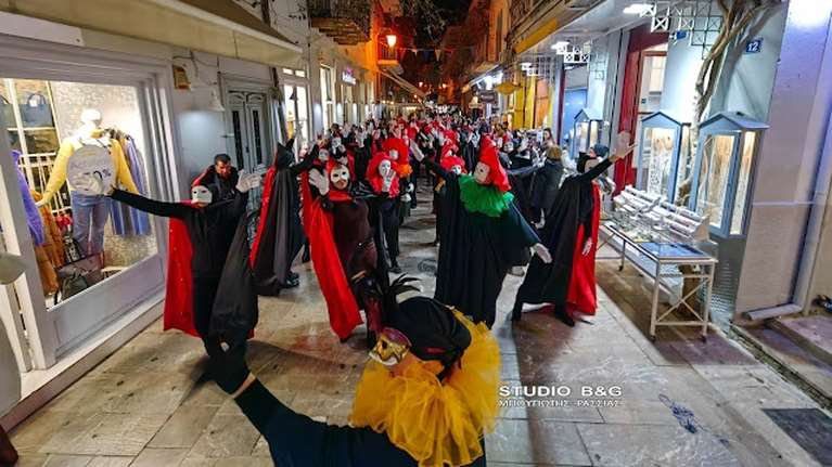 Το εντυπωσιακό βενετσιάνικο καρναβάλι του Ναυπλίου [εικόνες - βίντεο]