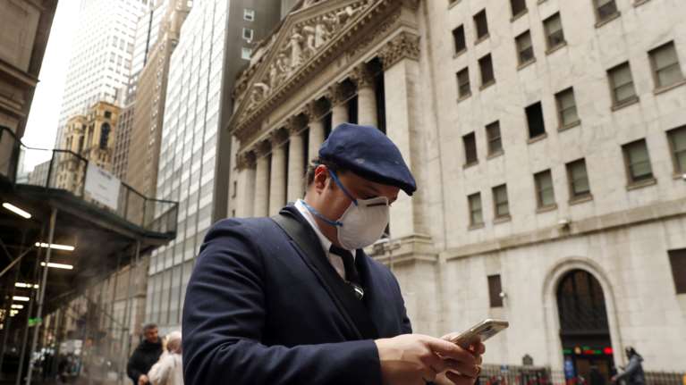 Wall Street: Βουτιά εξαιτίας της μετάλλαξης από την Μποτσουάνα - Η χειρότερη Black Friday τα τελευταία 50 χρόνια