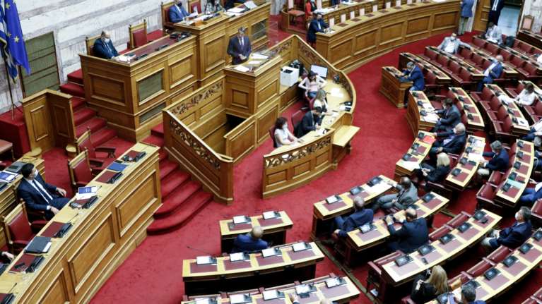 Με πρωτοβουλία Μητσοτάκη στην Ολομέλεια της Βουλής η συζήτηση του πορίσματος της Εξεταστικής για τις &quot;λίστες Πέτσα&quot;