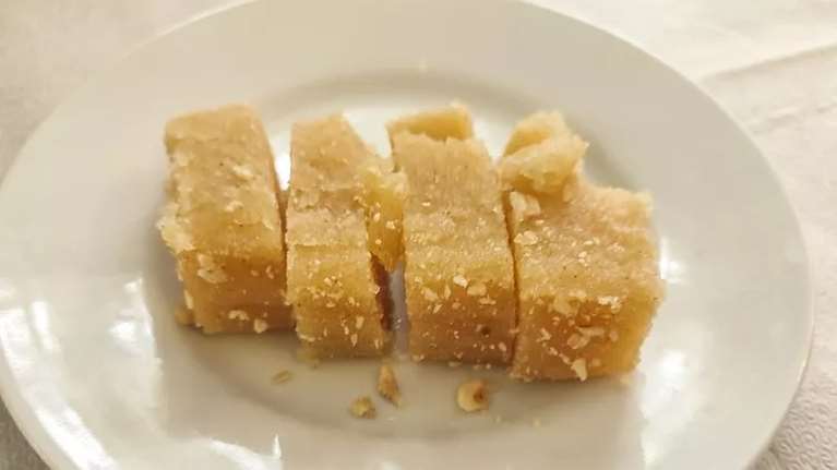 Σιμιγδαλένιος χαλβάς χωρίς ζάχαρη - η ιδανική συνταγή για τη νηστεία!