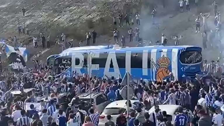 Ισπανία: Απίστευτες εικόνες συνωστισμού - Χιλιάδες οπαδοί της Σοδιεδάδ σε κορονο-συγκέντρωση στον τελικό του Κυπέλλου