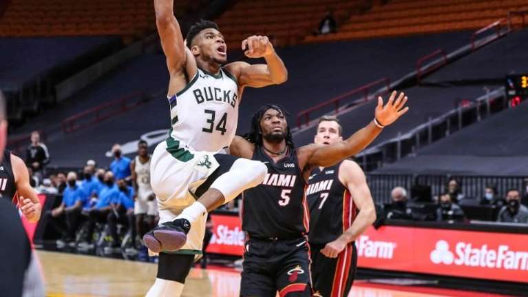 Ξέσπασμα των Μπακς επί των Μαϊάμι Χιτ με 144 - 97: Ρεκόρ 29 τριπόντων