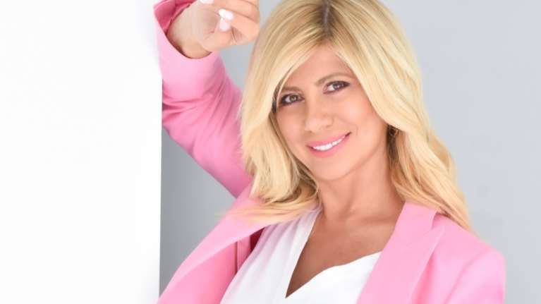 H Ζήνα Κουτσελίνη αποκάλυψε την ηλικία της