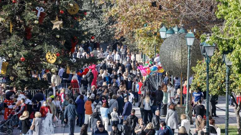 Χειμερινές εκπτώσεις: Πότε ξεκινούν και πόσο θα διαρκέσουν - Το ωράριο καταστημάτων και σούπερ μάρκετ μέχρι και τα Θεοφάνεια