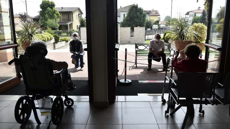 Καλά νέα από το Ινστιτούτο Παστέρ: Ασθενείς με ήπια μορφή κορονοϊού ανέπτυξαν αντισώματα