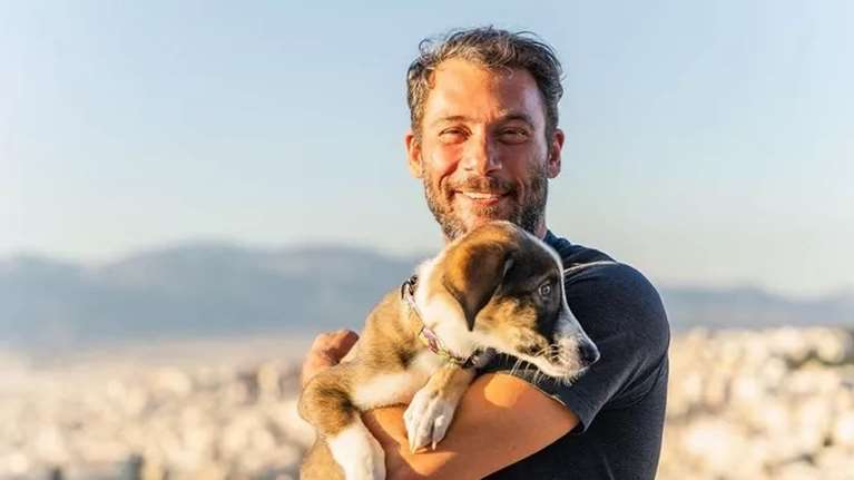 Ο Αντίνοος Αλμπάνης αποκαλύπτει πώς η Blu τον βοήθησε με τον καρκίνο: &quot;Είχε καταλάβει τι συνέβαινε...&quot;