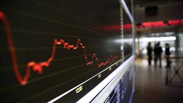 Ισχυρή πτώση και έκρηξη τζίρου στο Χρηματιστήριο