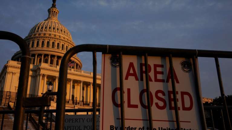 ΗΠΑ: Ένας χρόνος από την εισβολή στο Καπιτώλιο - &quot;Βρισκόμαστε σε μάχη για την ψυχή της Αμερικής&quot; λέει ο Μπάιντεν