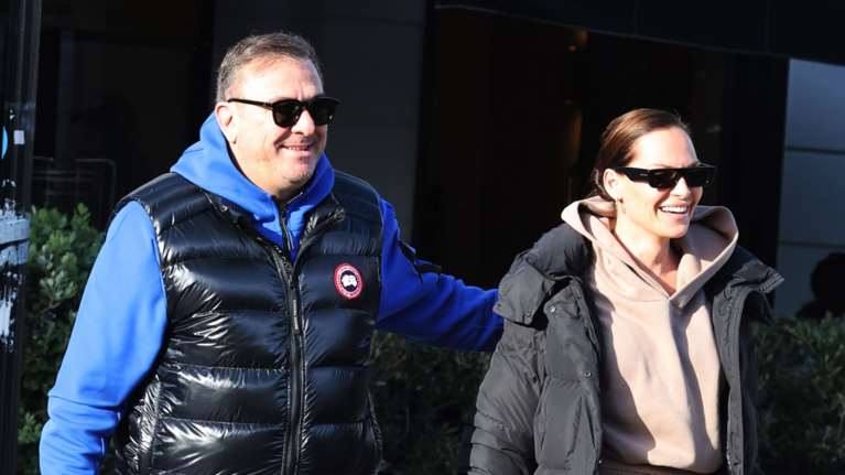 #couplegoals: Ο Αντώνης Ρέμος και η Υβόννη Μπόσνιακ με αθλητικά looks στη Γλυφάδα