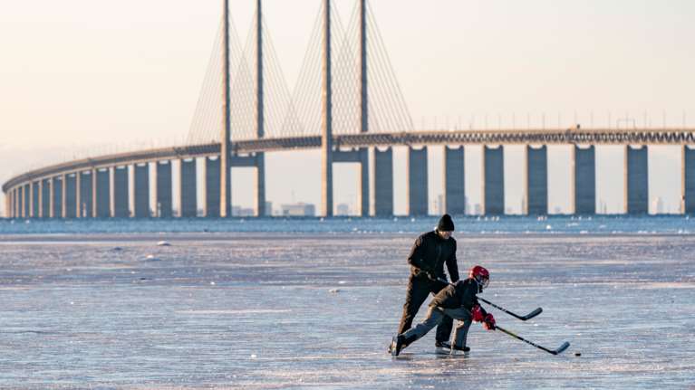 DW: Ο πολικός στρόβιλος παγώνει την Ευρώπη με θερμοκρασίες έως -27 βαθμοί Κελσίου