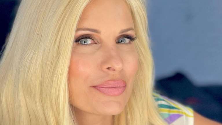 Η Ελένη Μενεγάκη στην επίσημη φωτογράφιση για τη νέα της εκπομπή - Οι πρώτες backstage λήψεις