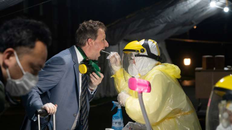 Αυστηρά μέτρα σε Νέα Ζηλανδία και Αυστραλία - Κλείνουν εκκλησίες, κλαμπ και εστιατόρια