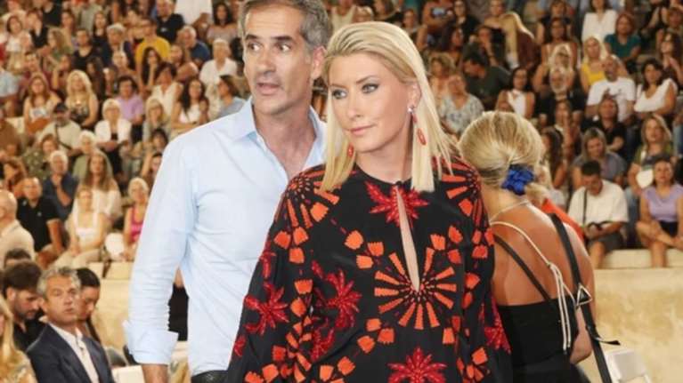 Σία Κοσιώνη - Κώστας Μπακογιάννης: Μαζί στο Καλλιμάρμαρο - Με μεταξωτό καφτάνι η δημοσιογράφος