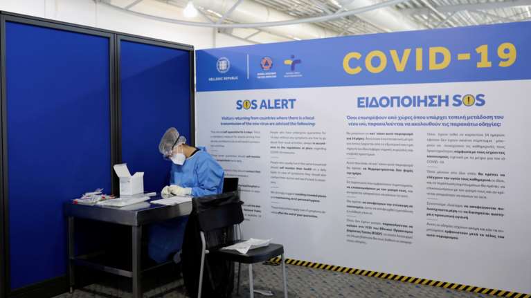 Δεκαπλάσιος ο κίνδυνος ανακοπής και καρδιακής αρρυθμίας για τους ασθενείς με σοβαρά συμπτώματα κορονοϊού