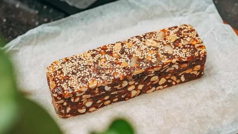 Τρόποι που τρώμε πολλές κενές θερμίδες στην προσπάθεια να πάρουμε αρκετή πρωτεΐνη