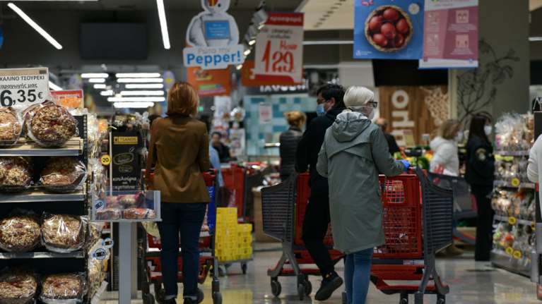 Σούπερ μάρκετ: Το ωράριο λειτουργίας για παραμονή Χριστουγέννων και Πρωτοχρονιάς