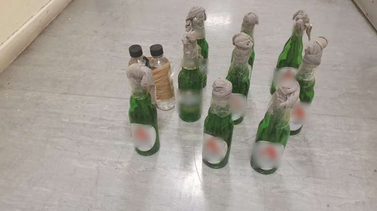 Καλλιθέα: Άγρια επεισόδια με 200 χούλιγκαν να επιτίθενται σε αστυνομικούς - Δύο τραυματίες [Εικόνες]