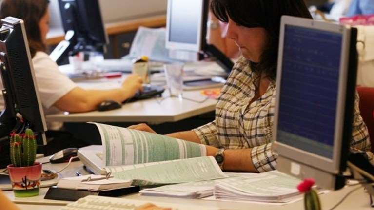 Αυτά είναι τα νέα έντυπα Ε1 για τη φορολογική δήλωση - Πότε ξεκινάει η υποβολή τους