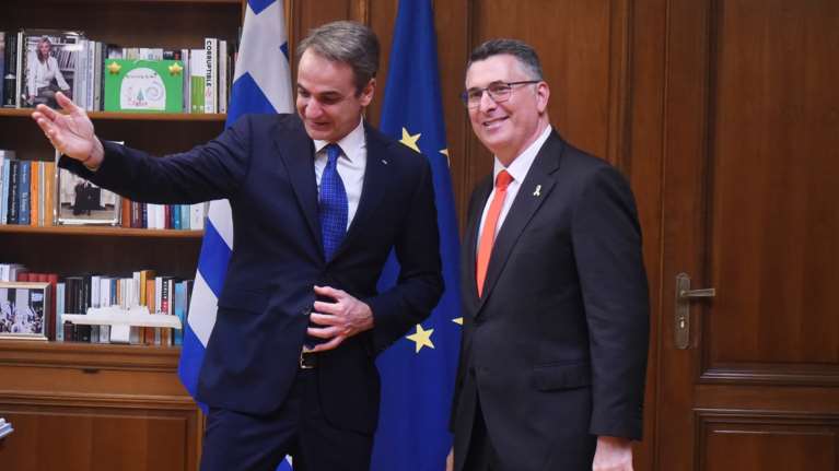 Συνάντηση Μητσοτάκη με τον Διευθυντή του Ευρωπαϊκού Μηχανισμού Σταθερότητας Πιερ Γκραμενιά