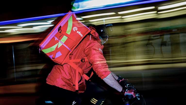 Το &quot;μάτι&quot; της εφορίας στις πλατφόρμες delivery: Μοντέλο Airbnb για την αντιμετώπιση της φοροδιαφυγής