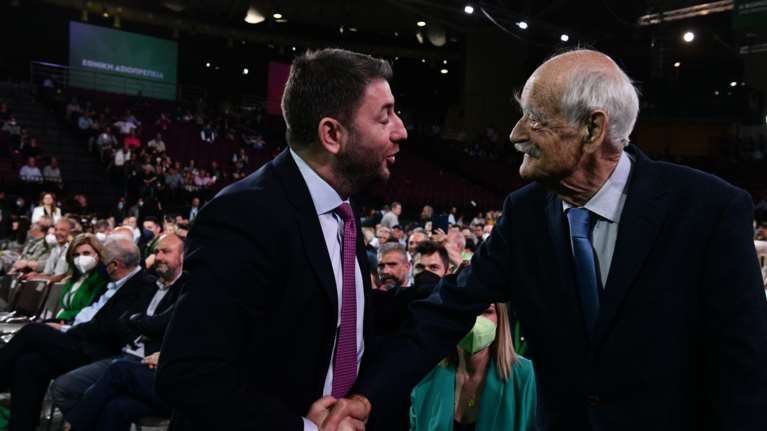 Συνέδριο ΠΑΣΟΚ-ΚΙΝΑΛ: Με ομιλίες στελεχών ξεκίνησε η δεύτερη ημέρα