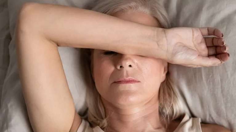 Εμμηνόπαυση σε μεγαλύτερη ηλικία: Μελέτη τη συνδέει με αυξημένο κίνδυνο εμφάνισης αυτής της πάθησης