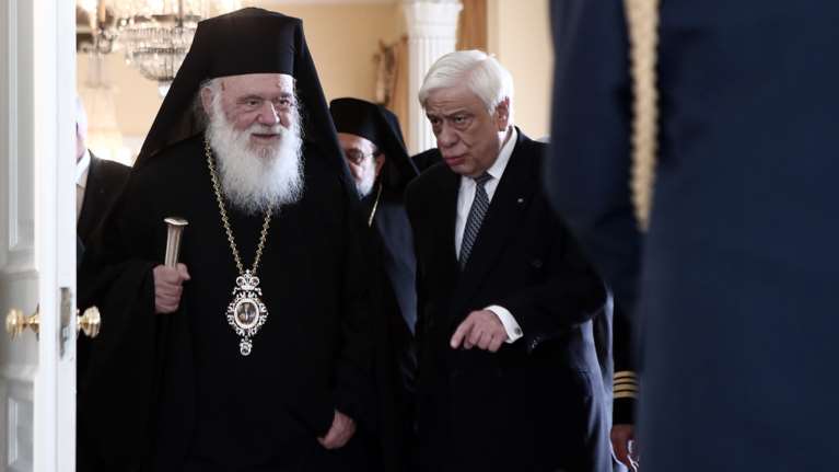 Δήμαρχος Διστόμου σε Ιερώνυμο: Την πίστη μας την έχουμε μέσα μας, δεν χρειάζεται ο εκκλησιασμός