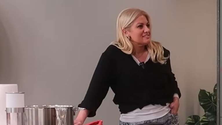 Νάνσυ Παραδεισανού: Στην τηλεόραση μπήκαν πολλοί τυχάρπαστοι - Θέλουν να είναι όλοι μπροστά. Για να σου πει η μαμά σου "καταξιώθηκες"