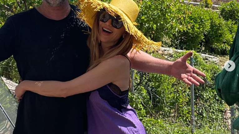 Δέσποινα Βανδή - Βασίλης Μπισμπίκης:  Διακοπές στο νησί που γνωρίστηκαν