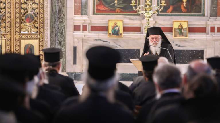 Ιερώνυμος για τον ιερέα και την τρανς: &quot;Δεν έχουμε δικαίωμα να βγάλουμε από την πόρτα της Εκκλησίας κανέναν&quot;