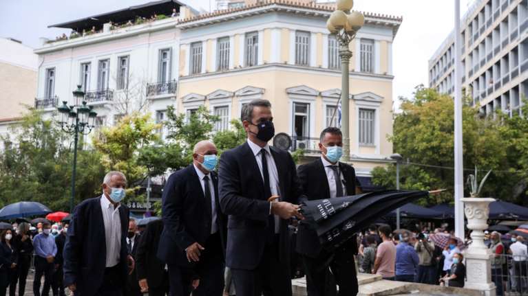 Το σχόλιο Οικονόμου για τις αποδοκιμασίες κατά του Μητσοτάκη στη Μητρόπολη- Διχασμός και απρέπειες