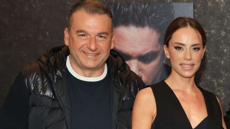 Η Μαρία Αντωνά γιόρτασε τα γενέθλιά της με τον Γιώργο Λιάγκα στην Έλενα Παπαρίζου