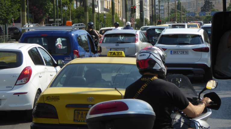 Μποτιλιάρισμα και πάλι στο κέντρο της Αθήνας - Live η κίνηση στους δρόμους