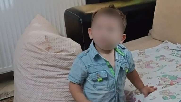 Ξεσπά η γιαγιά του 3χρονου Άγγελου - &quot;Η μητέρα είναι δολοφόνος, δεν αφήνεις να χτυπούν το παιδί σου, το παίρνεις και φεύγεις&quot;