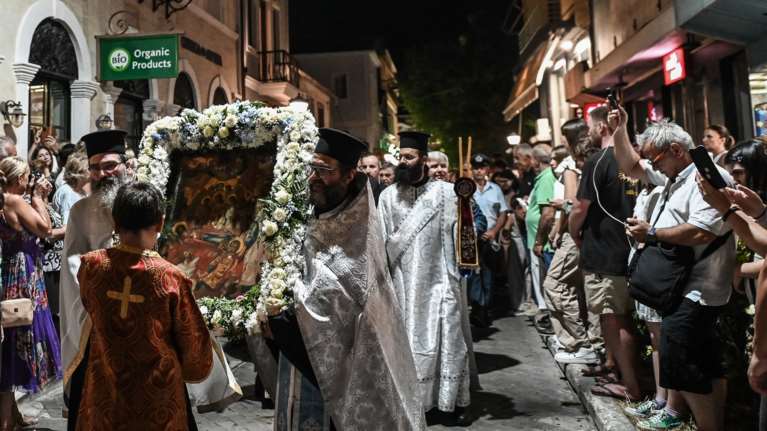 Δεκαπενταύγουστος: Πώς θα πληρωθούν όσοι θα δουλεύουν