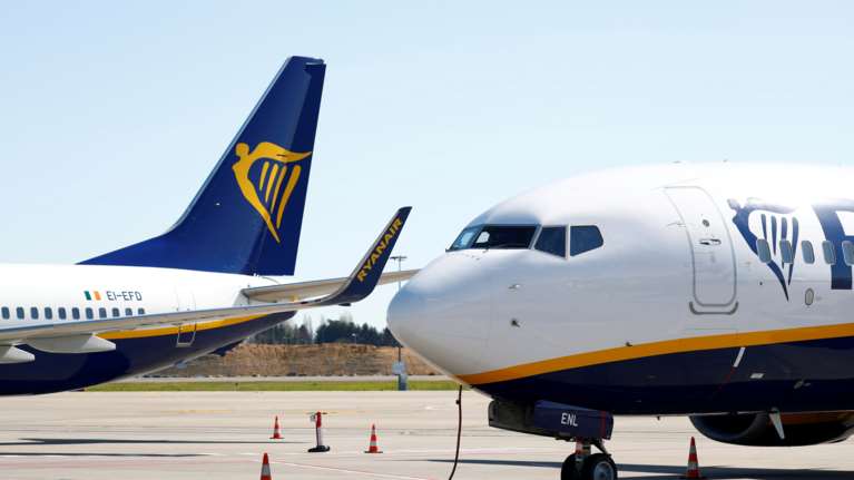 Αποκαλυπτικό βίντεο: Γεμάτη πτήση της Ryanair χωρίς αποστάσεις ασφαλείας...εξόργισε τους επιβάτες