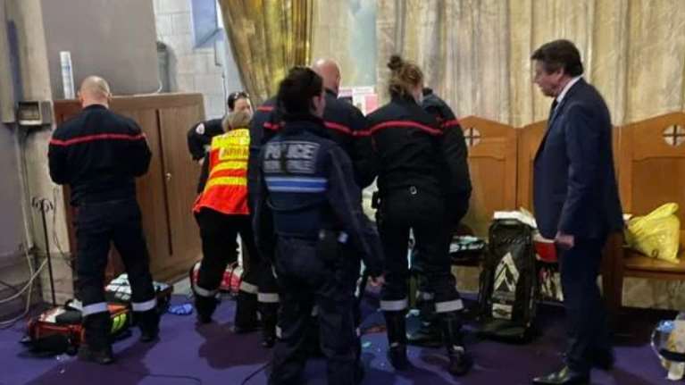 Γαλλία: Επίθεση με μαχαίρι σε ιερέα μέσα σε εκκλησία στη Νίκαια