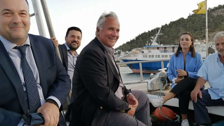 Η έκπληξη των ψαράδων στον Μάκη Βορίδη φεύγοντας από την Κάλυμνο [εικόνες]