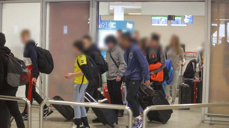 Στην Ελλάδα επέστρεψαν οι πρώτοι μαθητές απο την Ιταλία λόγω κορονοϊού