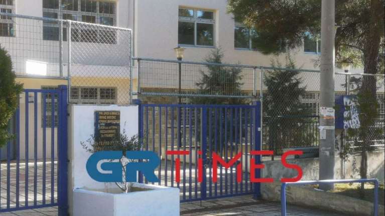 Θεσσαλονίκη: Χειροπέδες σε 19χρονο εξωσχολικό για το μαχαίρωμα 17χρονου μαθητή - &quot;Θα έρθω το βράδυ σπίτι σου&quot;