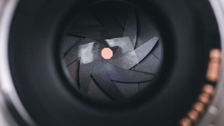 Αδιανόητη φρίκη: Την βιντεοσκοπούσε παράνομα και την διαπόμπευε ο ίδιος της ο σύζυγος- Κάμερα μέσα σε αρωματικό χώρου